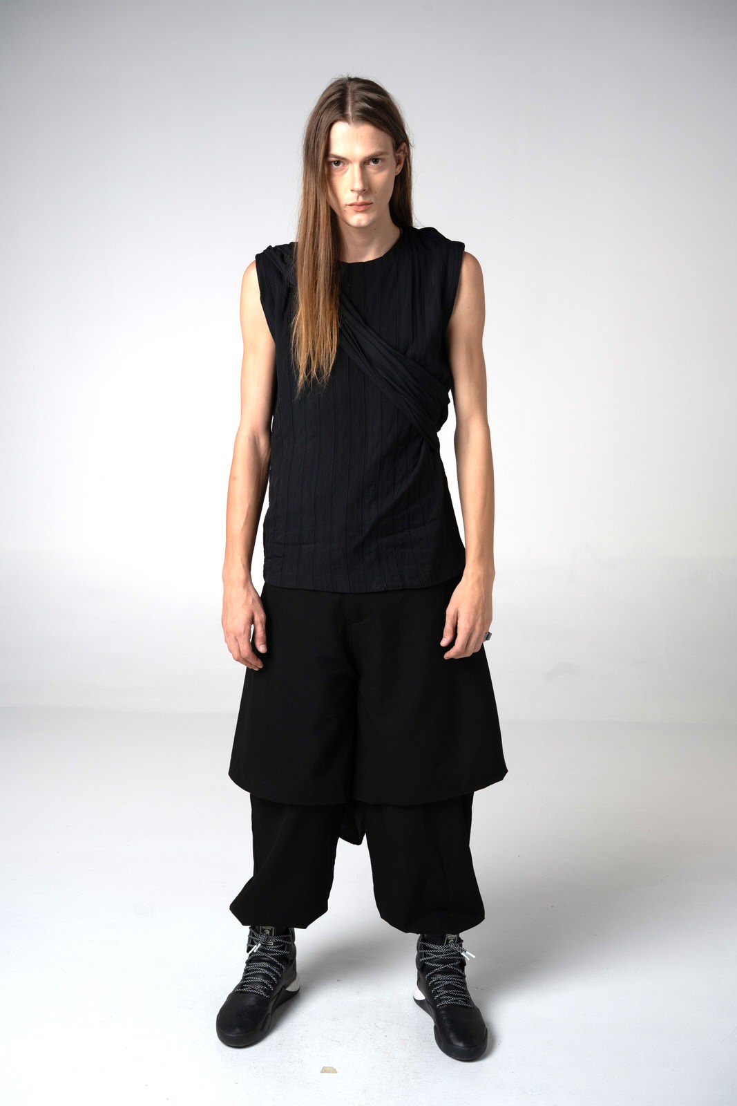 Drapes Back Vest Tee